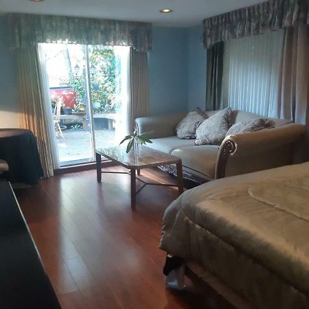 Burris Guest House Burnaby Exterior foto